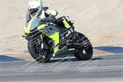 media/Dec-01-2025-Moto Forza (Mon) [[2daa91e15f]]/2-Intermediate Group/Session 2 (Turns 9 and 10)/